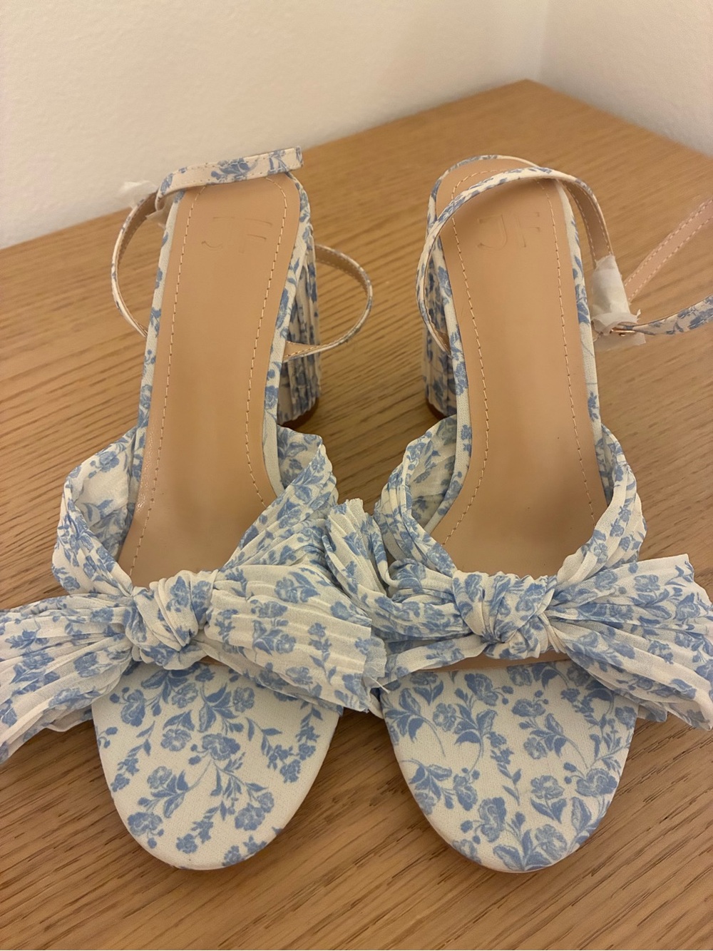 JustFab Poppy Heeled Sandal in Blue Floral. Size 6. NWOT - Picture 7 of 8